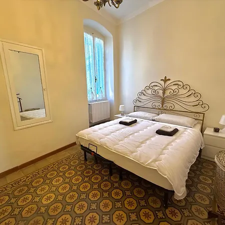 Sanremo Central Apartment Апартаменты Санремо